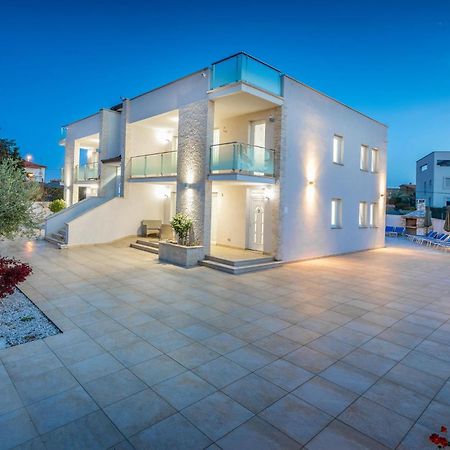 Beautiful Home In Umag With Wifi Exterior photo